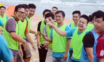 Khoảnh khắc 'cười lộn ruột' trong kỳ nghỉ hè của người Bán lẻ