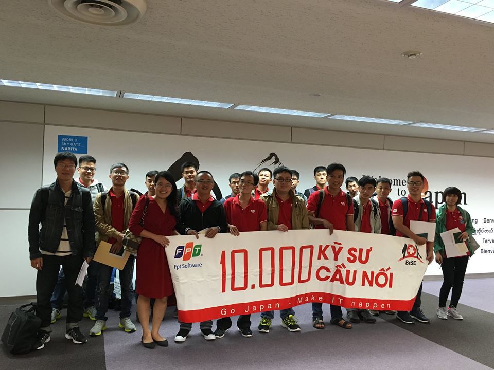 <p style="text-align:justify;"> 8h00 sáng nay, ngày 7/7, toàn bộ 64 học viên khóa 6 tại 3 khu vực Hà Nội, TP HCM và Đà Nẵng đã hạ cánh an toàn và di chuyển về ký túc xá tại Tokyo, Nhật Bản.</p>