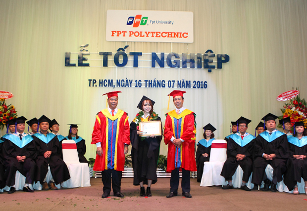 Nguyễn Huỳnh Cẩm Tiên trong lễ tốt nghiệp tổ chức ngày 16/7 vừa qua.