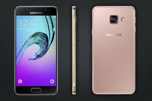 Chỉ trong ba ngày (từ 14-16/8), FPT Shop giảm 1 triệu đồng cho Samsung Galaxy A3 (2016), chỉ còn 5,19 triệu đồng với đủ 3 tùy chọn màu sắc là đen, vàng và hồng.