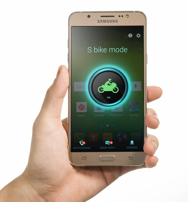Điểm cộng trên Samsung Galaxy J7 phiên bản 2016 là chế độ S-Bike sẽ rất hữu ích cho người dùng ở Việt Nam.