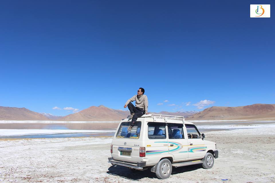 <p class="Normal"> Nguyễn Việt Hùng, <span>FPT IS gửi tấm hình chụp ở </span><span>Ladakh - Tiểu Tây Tạng trong lòng Ấn Độ. </span><span>Bức ảnh được chụp tại địa điểm diễn ra cảnh cuối trong bộ phim nổi tiếng 3 Idiots (phiên bản Ấn Độ).</span></p>