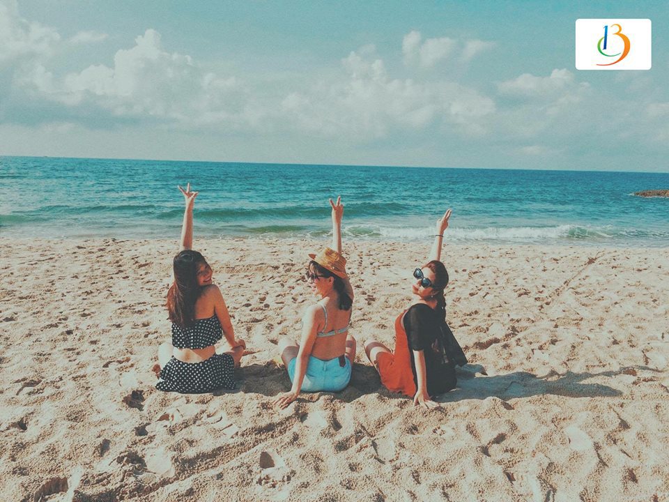 <p class="Normal"> Lê Trang Ngân, FPT Telecom, ghi lại khoảnh khắc đẹp nhất của tuổi trẻ ở bãi biển trải dài ngút ngát tầm mắt.</p>