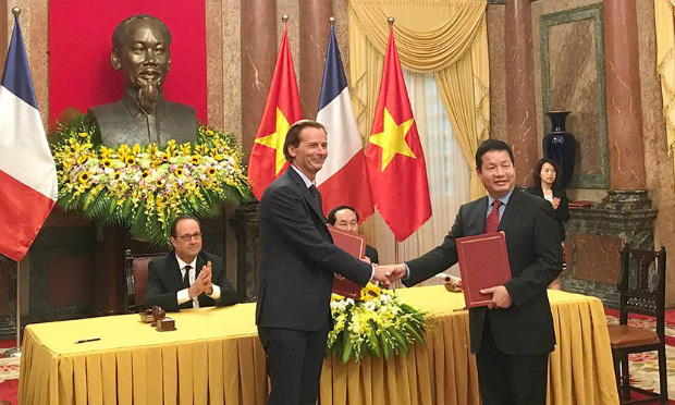 Biên bản Thỏa thuận hợp tác đã được lãnh đạo hai bên trao trang trọng bên lề cuộc hội đàm cấp cao giữa lãnh đạo Chính phủ hai nước, trước sự chứng kiến của Tổng thống Pháp Francois Hollande và Chủ tịch nước Việt Nam Trần Đại Quang.