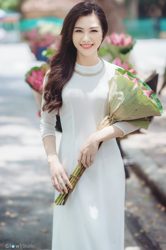 <div style="text-align:justify;"> Nữ sinh Nguyễn Thị Thơ sinh năm 1997, đang học ngành Quản trị kinh doanh, ĐH FPT, nổi bật với nụ cười tươi tắn pha chút phong thái kiêu sa.</div>