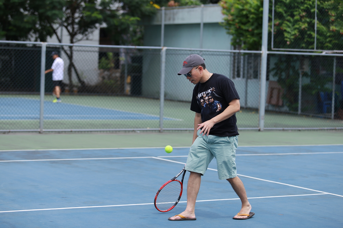 <p> TGĐ FPT Software Hoàng Việt Anh kết thúc chuyến công tác tại Mỹ cũng đã tới sân để cổ vũ cho các tay vợt.</p> <p class="Normal"> Website công nghệ Potato cũng tham gia tài trợ cho giải.</p> <p>  </p>