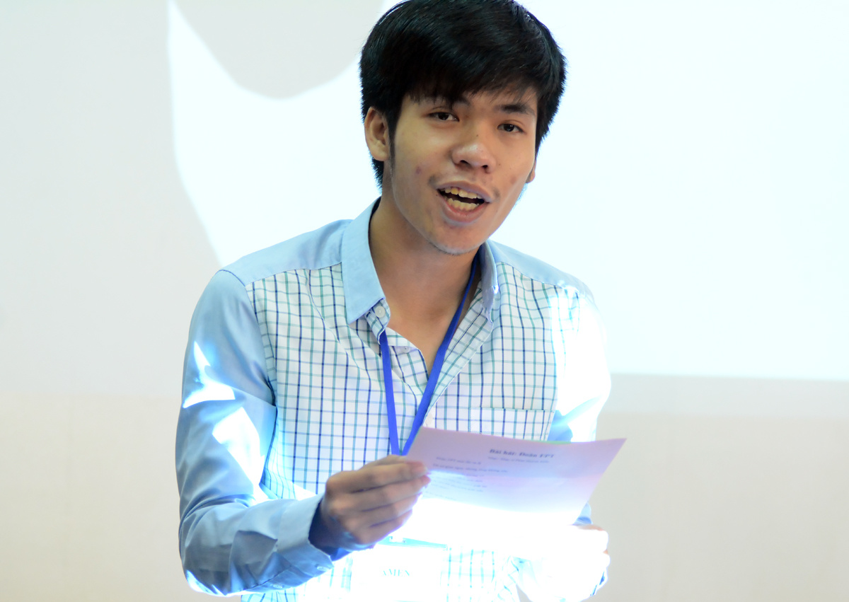 <p> Trong xDay số 9, chàng trai 9x Trần Nguyễn Đăng Khoa hiện làm việc tại FPT Software chính thức trở thành mentor mới của FUNiX. Đại diện mentor và tân sinh viên lần lượt đọc bản tuyên thệ như một nghi thức cam kết khi gia nhập FUNiX. </p>