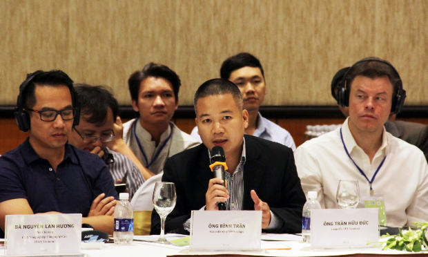 Giám đốc FPT Venture Trần Hữu Đức, đại diện FPT trong quỹ VIISA, đưa ra những vấn đề khó khăn và hướng giải quyết trong quá trình thúc đẩy khởi nghiệp. Ảnh: Thanh Tùng.