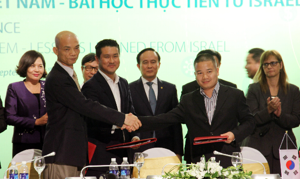lễ ký kết chương trình hợp tác giữa Vườn ươm Thành phố Hà Nội, Chương trình tăng tốc khởi nghiệp Việt Nam VIISA và các đối tác Israel.