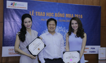 Á hậu Thụy Vân, MC Thu Hương nhận học bổng MBA