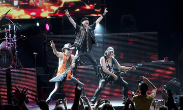 ‘Săn’ vé đi Thái xem rock Scorpions cùng Truyền hình FPT