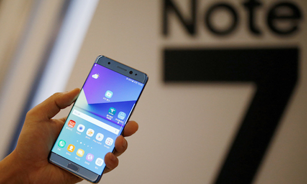 Công ty Hàn Quốc yêu cầu đối tác ngừng bán Galaxy Note 7, gồm cả phiên bản cũ và máy đổi mới, đồng thời tư vấn khách hàng ngừng sử dụng sản phẩm.