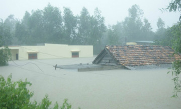 FPT cứu trợ đồng bào lũ lụt ở miền Trung