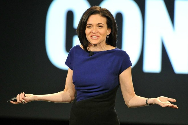 <p class="Normal"> <strong>9. Một trong những người phụ nữ quyền lực nhất thế giới</strong></p> <p class="Normal"> <span>Sheryl Sandberg từng có tên trong danh sách những người phụ nữ quyền lực nhất năm 2013 của tạp chí Time. Trước đó, bà cũng góp mặt trong Top 100 người quyền lực nhất thế giới năm 2012. Sheryl cũng nhiều lần nằm trong danh sách những người phụ nữ quyền lực nhất thế giới của Fortune. </span></p>