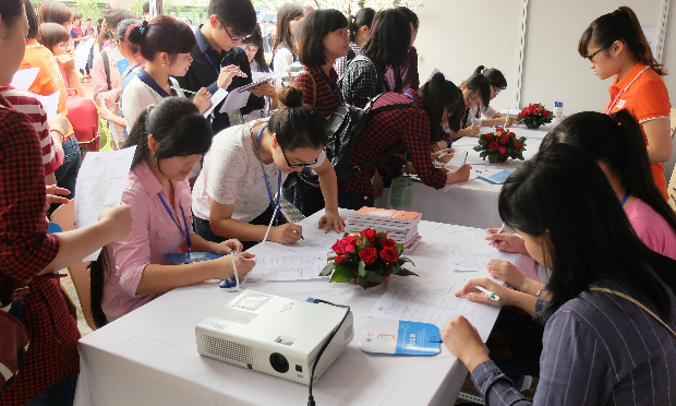 PT Software Open Doors Day đã nhận được đăng ký của hơn 2.000 sinh viên đến từ các trường đại học, học viện tại Hà Nội. Tuy nhiên, để đảm bảo người tham gia có trải nghiệm tốt nhất, BTC chỉ có thể đón tiếp khoảng 1.300 sinh viên.