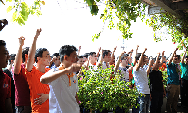 Anh em "toàn thành" FPT Telecom hô vang quyết tâm giải bằng được "mật thư", chứng minh sự "chuẩn men" và giành được phần quà mà ban tổ chức quyết giữ bí mật đến phút chót.