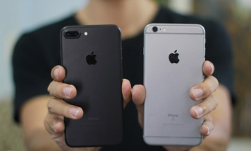 Bộ đôi iPhone 7 chính thức mở bán, bản Jet Black khan hàng