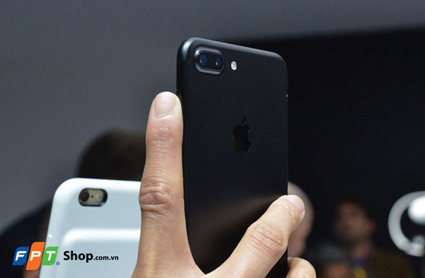 Doanh số iPhone 7/7 Plus được dự báo sẽ tiếp tục tăng trong thời điểm mua sắm cuối năm.