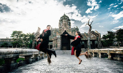 Đôi uyên ương họ F hóa thân thành Harry Potter