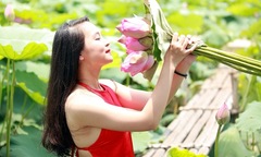 Vẻ đẹp thánh thiện của nữ sinh FPT