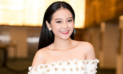 Bản sao Angela Phương Trinh khoe nét đẹp trong trẻo tuổi 18