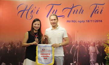 Tiến sĩ 'lạc điệu'