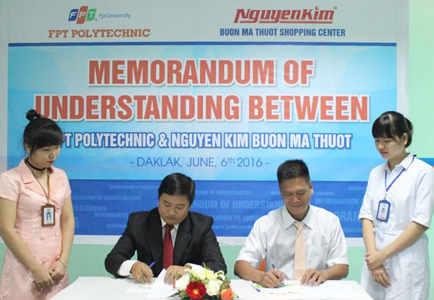 Tháng 6/2016, Nguyễn Kim Buôn Mê Thuột và Cao đẳng thực hành FPT đã ký thỏa thuận hợp tác phát triển nguồn nhân lực tạo thêm nhiều cơ hội thực tập và việc làm cho sinh viên FPT .