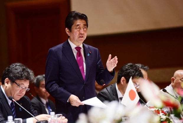 Thủ tướng Nhật - Shinzo Abe đánh giá cao vai trò trung tâm tăng trưởng của ASEAN và Việt Nam.