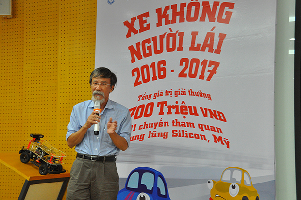 PGS.TS. Trần Văn Lăng, Trưởng khoa CNTT ĐH Lạc Hồng phát biểu trong chương trình. Ông cho biết dù đã thuộc thế hệ già nhưng nghe tin về
