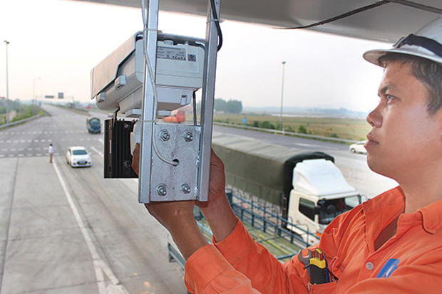 Hệ thống giám sát và xử lý vi phạm trật tự ATGT bằng hình ảnh, triển khai thí điểm trên tuyến cao tốc Nội Bài - Lào Cai, đoạn Nội Bài - Phú Thọ, được FPT IS trang bị 58 camera giám sát.