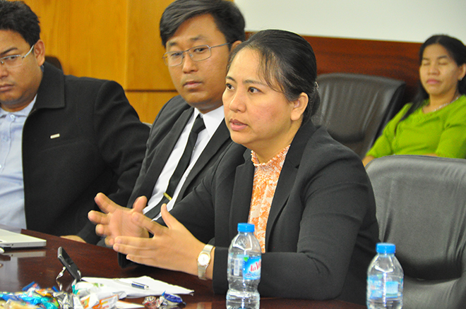 <p> Bà Khit mong Hiệp hội MCIA có thể là cầu nối giữa FPT và các doanh nghiệp hoạt động trong lĩnh vực công nghệ thông tin tại Myanmar. FPT Myanmar hiện cũng là một thành viên của MCIA. Anh Phạm Lê Hào, Giám đốc điều hành (COO) FPT Myanmar, cho rằng các doanh nghiệp bản địa sẽ là nguồn lực quý giá khi FPT triển khai những dự án lớn bởi những lợi thế cả về con người, chi phí và đặc biệt là sự am hiểu địa phương. </p>