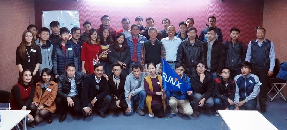 <p> xDay là sự kiện hằng tháng của FUNiX, nơi sinh viên được gặp gỡ, trò chuyện, lắng nghe chia sẻ từ các chuyên gia trong lĩnh vực CNTT, đồng thời tạo dựng mạng lưới cho riêng mình.</p>