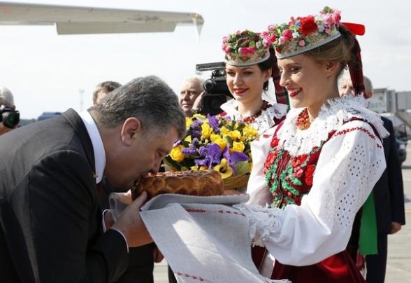 <p> Theo tờ <em>Smarter Travel</em>, người dân Ukraine thường hôn 3 lần khi chào hỏi nhau.</p>