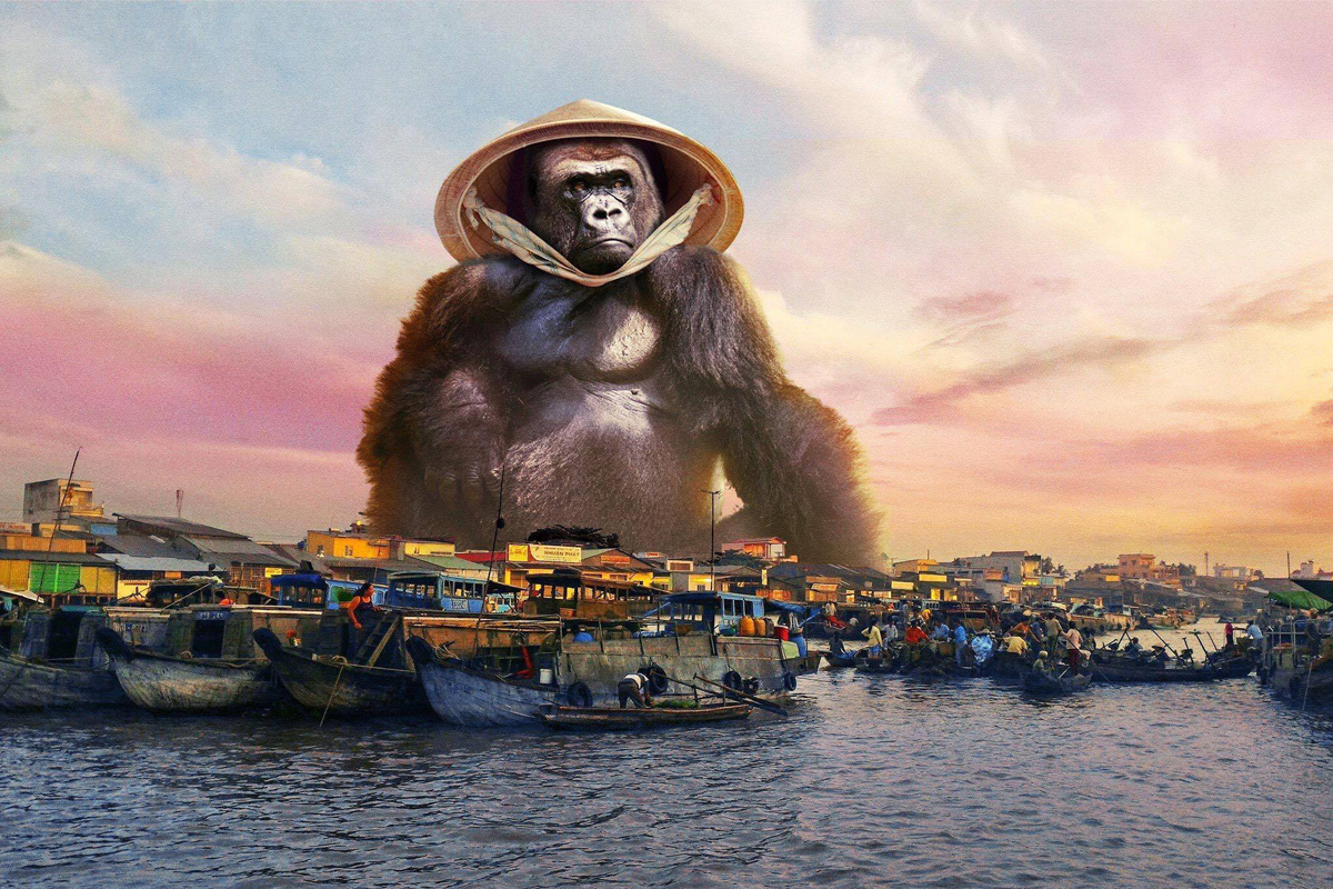 <p> Kong điệu đà với nón lá của miền Tây sông nước. </p>