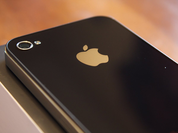 <p> iPhone 8 sẽ có thiết kế nguyên khối, có cạnh viền bằng nhôm và mặt sau được bao phủ bởi lớp kính cường lực, thiết kế này gợi nhớ về hình ảnh của 2 "huyền thoại" iPhone 4 và 4s. Thông tin này được đưa ra bởi chuyên gia Ming-Chi Kuo. </p>
