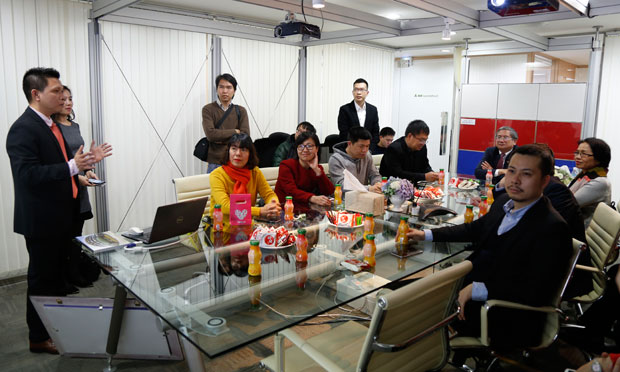 Năm 2016, FPT Korea đạt được nhiều thành tựu lớn, trở thành "team excellent" của FPT Japan. Mặc dù mới chỉ có 1 khách hàng, song mức tăng trưởng của đơn vị khá ấn tượng với 45%. Dự kiến sắp tới, đơn vị sẽ có khách hàng thứ 2 là tập đoàn lớn thứ 6 của Hàn Quốc. Ngoài 3 người đang ngồi tại văn phòng, FPT Korea có 30 cán bộ đang onsite tại khách hàng và hơn 400 CBNV gián tiếp đang phục vụ cho thị trường này ở Việt Nam.