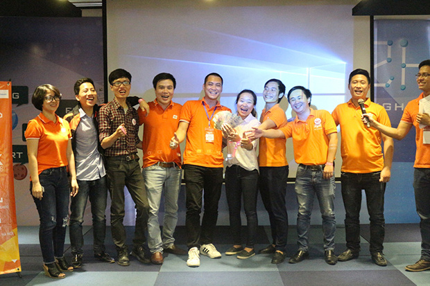 <p class="Normal"> Sau 3 thử thách sôi nổi, đội "sư phụ - đệ tử" của anh Lê Thanh Bình, GĐ Trung tâm Kinh doanh HN8, đã giành chiến thắng chung cuộc.</p>