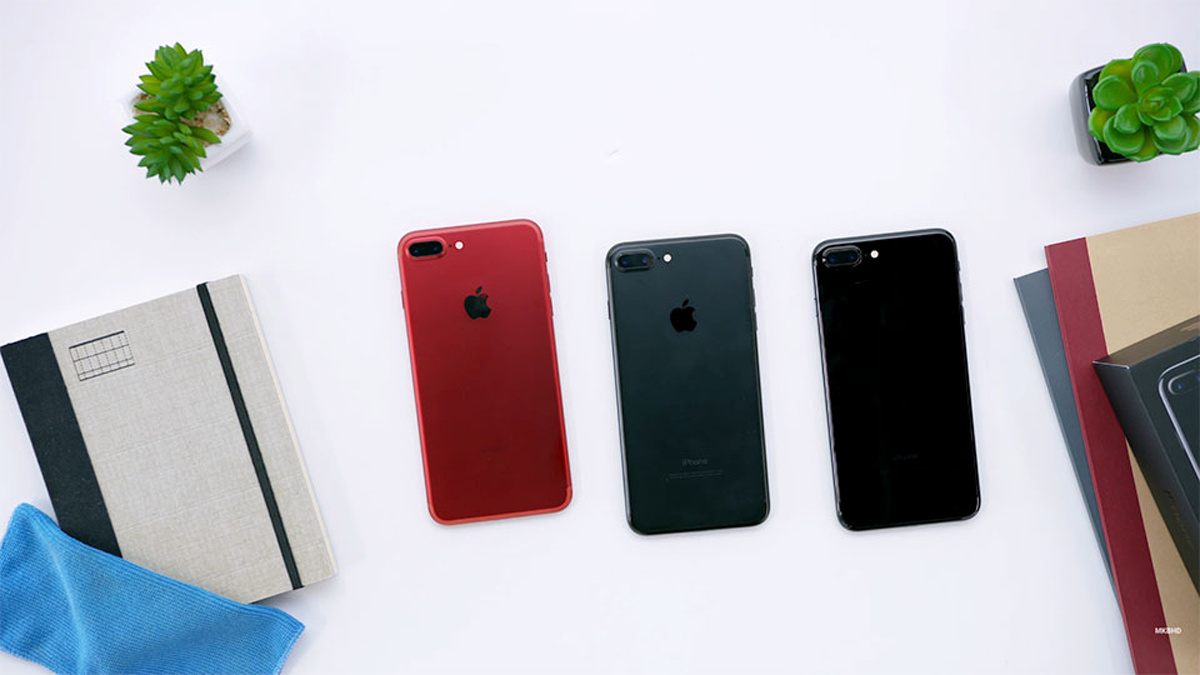 <p class="Normal"> Như vậy, hiện bộ đôi iPhone 7 có tổng cộng sáu màu, gồm: Đen bóng, đen nhám, vàng hồng, vàng, bạc và đỏ. </p>