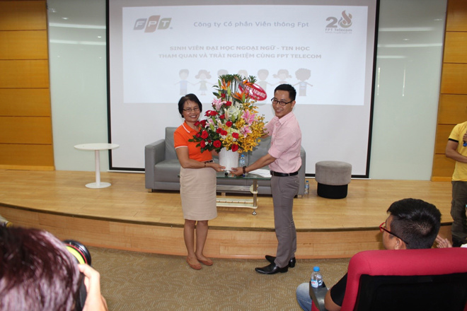 <p> Đại diện nhà trường, anh Nguyễn Duy Trung gửi lời cảm ơn chân thành đến FPT Telecom vì đã tạo cơ hội cho các sinh viên của trường được trải nghiệm một môi trường làm việc năng động và khác lạ.</p>