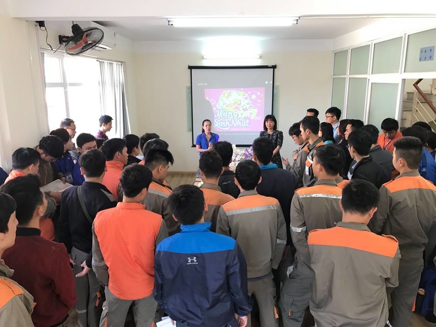 <p class="Normal"> Trải qua 7 năm hình thành và phát triển, TIN với sức trẻ cùng bề dày kinh nghiệm, đã nhanh chóng gây dựng được chỗ đứng, vị thế và niềm tin trong lòng đối tác FPT Telecom và khách hàng.</p> <p class="Normal"> Sau 7 năm, từ 50 nhân sự kỹ thuật ban đầu, TIN đã có đội quân tinh nhuệ hơn 3.000 người tại 29 tỉnh thành phố. Riêng tại Hà Nội, TIN đã có 3 trung tâm đặt tại 3 quận lớn, sẵn sàng đáp ứng các yêu cầu và đòi hỏi nhanh chóng của các khách hàng</p>
