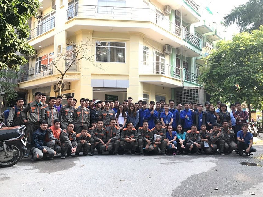 <p class="Normal"> Buổi tiệc sinh nhật chào tuổi mới diễn ra trong không khí vui vẻ, ấp áp, ngập tràn niềm vui và tiếng cười. </p>