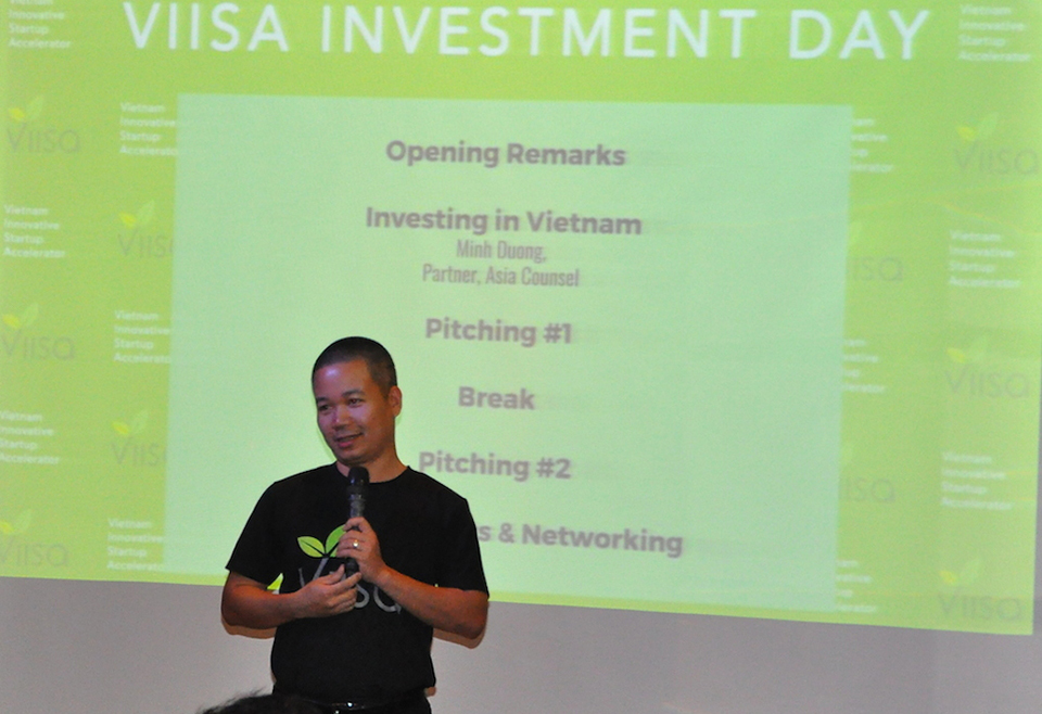 <p> Anh Trần Hữu Đức, GĐ Quỹ đầu tư FPT Ventures, một trong những đơn vị sáng lập VIISA, mong muốn VIISA sẽ là "chuyến tàu" đưa các khởi nghiệp Việt ra thế giới. "VIISA giúp các start-up được tiếp cận sớm với cộng đồng khởi nghiệp quốc tế thông qua việc thường xuyên kết nối họ với các nhà đầu tư, đội ngũ tư vấn…. Điều đó sẽ giúp họ định hình rõ chiến lược toàn cầu hóa (go global) ngay từ những bước đi đầu tiên", anh Đức phát biểu. </p> <p> VIISA là một trong những chương trình tăng tốc khởi nghiệp uy tín tại Việt Nam được điều hành bởi FPT, Dragon Capital Group và Tập đoàn Hanwha (Hàn Quốc). VIISA đã lựa chọn 8 trong 150 start-up đăng ký vào vòng đào tạo kéo dài 3 tháng. Mỗi start-up được VIISA đầu tư 30.000 USD và đào tạo nhiều kỹ năng quan trọng trong khởi nghiệp. </p>