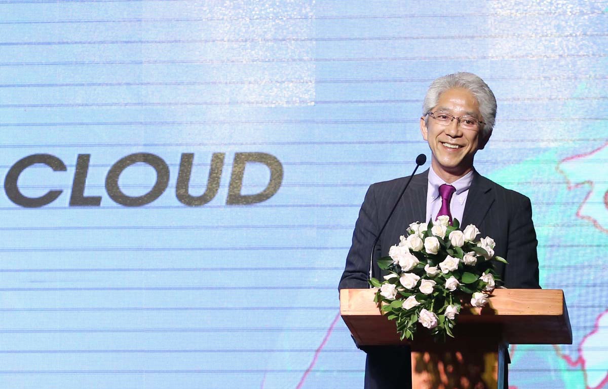 <p class="Normal"> Ông Koichi Maruyama, Giám đốc điều hành IIJ toàn cầu, cho hay, sự kiện đánh dấu lần đầu tiên Việt Nam có dịch vụ đám mây quy mô và chất lượng. <span>FPT HI GIO Cloud sẽ mang lại lợi ích cho người dùng và cũng ghi dấu ấn về bước tiến lớn trong thị trường CNTT Việt Nam. ‘Dịch vụ đám mây là thị trường mới. Chúng tôi đánh giá cao hai đơn vị, IIJ và FTI đã tạo ra dịch vụ mạnh mẽ”, ông Maruyana nhấn mạnh.</span></p>