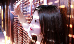 Cô gái 9x phố núi luôn nở nụ cười với khách hàng