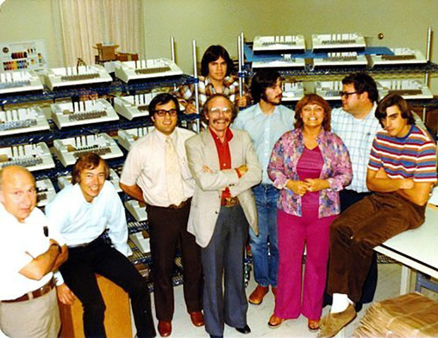 <p class="Normal"> Cho đến năm 1978, Apple mới có cho riêng mình một văn phòng làm việc thực sự, cùng đội ngũ nhân viên và dây chuyền sản xuất máy tính Apple thế hệ thứ 2.</p>