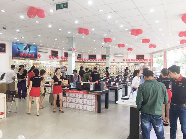 Tại Đà Nẵng, do thời tiết nắng nóng nên khách hàng tập trung mua sắm buổi tối.
