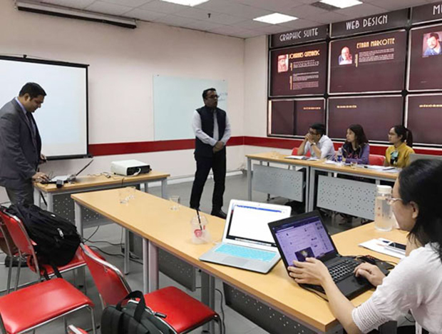 Chuyên gia Aptech Ấn Độ cho biết, hằng năm chương trình đào tạo lập trình viên quốc tế ACCP đều được cải cách để bắt kịp xu hướng thị trường CNTT và nhu cầu của các doanh nghiệp.