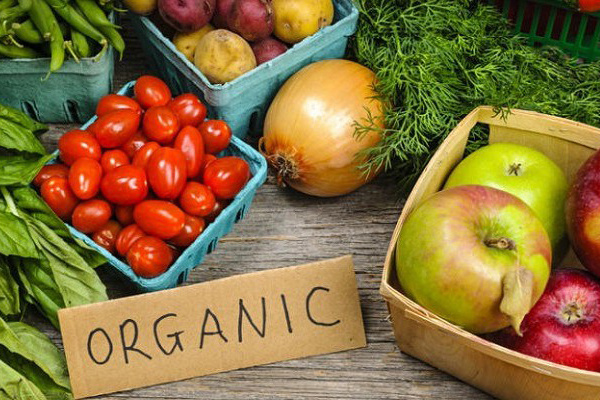 <p class="Normal"> Sử dụng thực phẩm organic</p> <p class="Normal"> Thực phẩm organic sẽ hạn chế tối đa việc đưa các độc tố không mong muốn vào cơ thể, hạn chế tích tụ mỡ thừa. Hơn thế, nguồn thực phẩm sạch và an toàn sẽ giúp hấp thu dinh dưỡng tốt hơn. </p>
