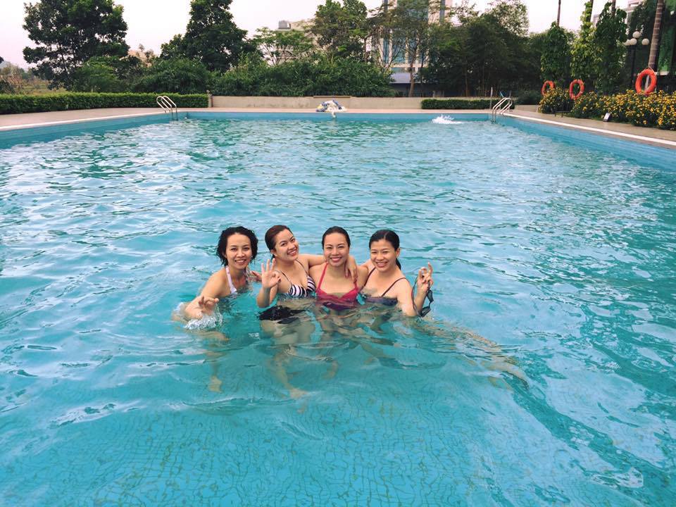 <p> Bức ảnh chụp 4 cô nàng FPT Software tại bể bơi F-Ville 1, Hòa Lạc, Hà Nội, đang khiến phái mạnh FPT thổn thức.</p>