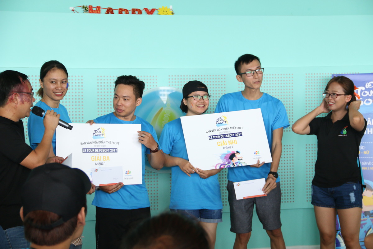 <p> Giải Nhì và Ba chặng 1 được trao cho Cặp đôi Nguyễn Tùng Lâm và cặp Nguyễn Văn Trương, FPT Software.</p>